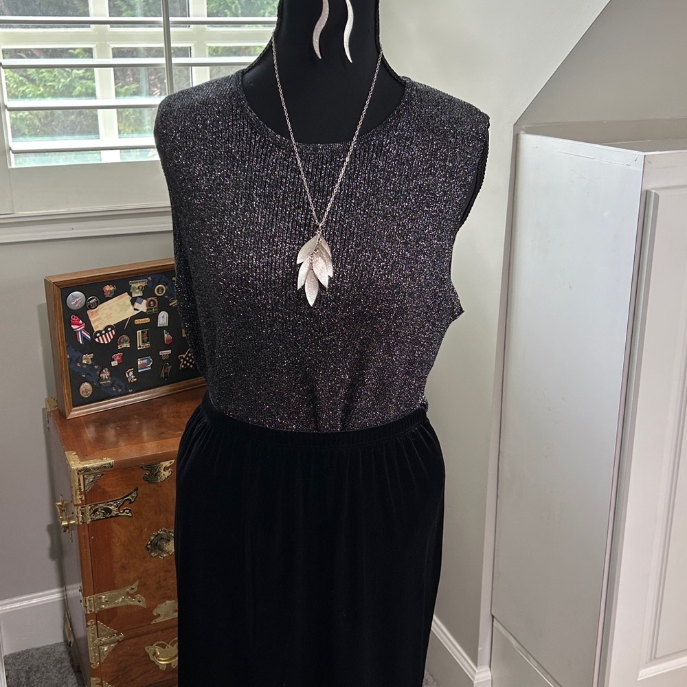 Casual Corner Black and Silver Women's Outfit - Picture 5 of 5